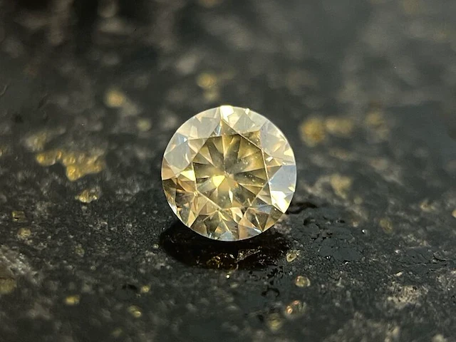 Diamant - 0.45 carat natuurlijke diamant rond briljant geslepen - afbeelding 1 van  7
