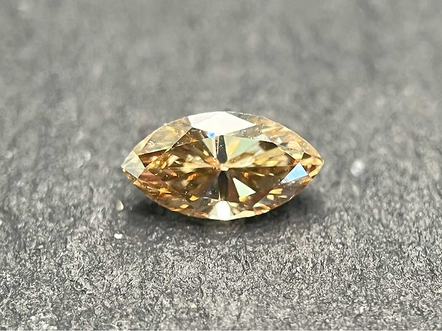 Diamant - 0.45 carat natuurlijke diamant - afbeelding 1 van  4