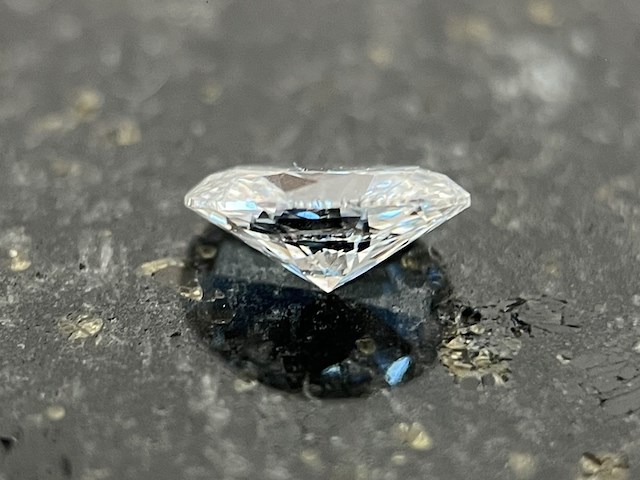 Diamant - 0.60 carat natuurlijke ovaal geslepen diamant (gia gecertificeerd) - afbeelding 4 van  7