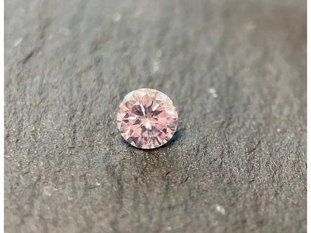 Diamant - 0.67 carat natuurlijke fancy roze gekleurde diamant (gecertificeerd) - afbeelding 1 van  6