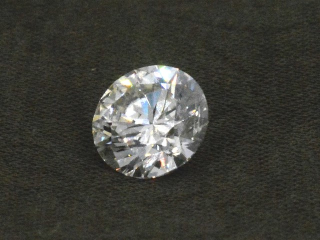 Diamant - 0.76 carat echte diamant (gecertificeerd) - afbeelding 1 van  2