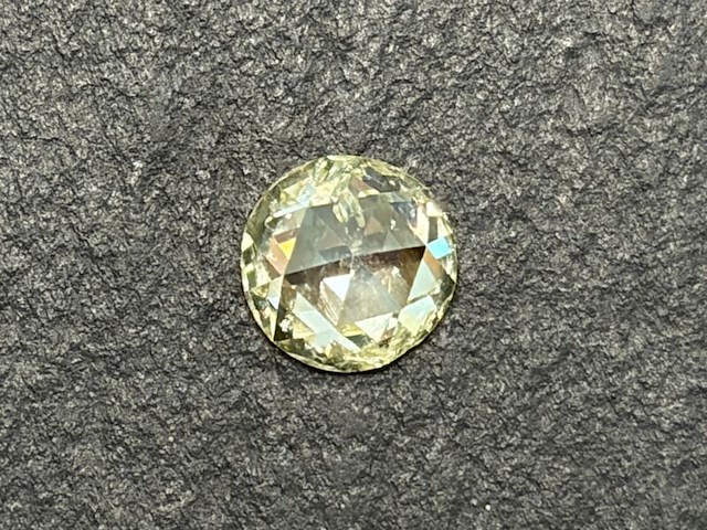 Diamant - 0.77 natuurlijke geslepen diamant - afbeelding 1 van  2