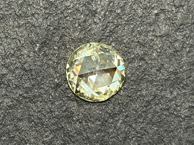 Diamant - 0.77 natuurlijke geslepen diamant - afbeelding 1 van  4