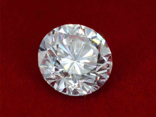 Diamant - 0.78 carat natuurlijke starcut briljant geslepen diamant (gecertificeerd) - afbeelding 1 van  5