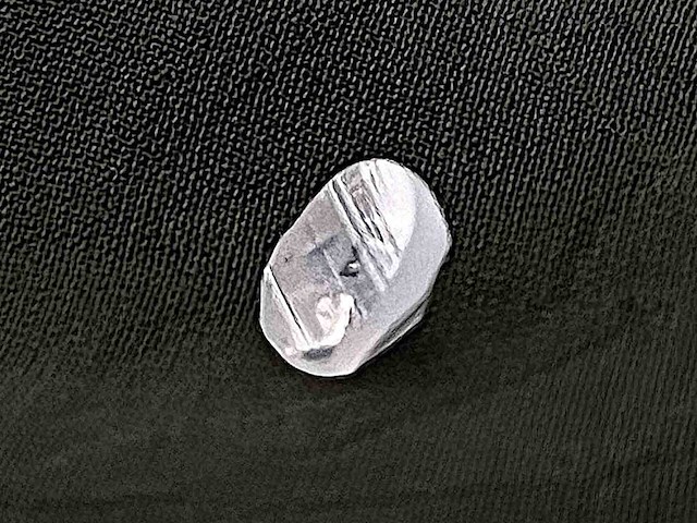 Diamant - 0.85 carat echte ruwe diamant - afbeelding 1 van  2