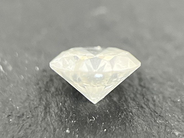 Diamant - 0.88 carat fancy white natuurlijke briljant geslepen diamant - afbeelding 2 van  2