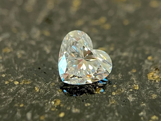 Diamant - 1.00 carat natuurlijke hart geslepen diamant (gia gecertificeerd) - afbeelding 1 van  7