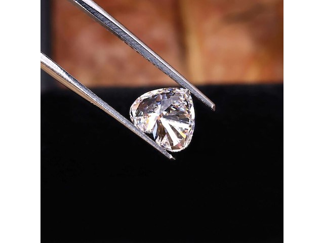 Diamant - 1.00ct heart brilliant cut (igi gecertificeerd) - afbeelding 2 van  5