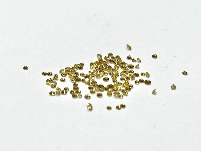 Diamant - 1.01 carat geel briljant geslepen diamant - afbeelding 1 van  4