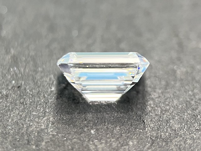 Diamant - 1.57 carat natuurlijke emerald geslepen diamant (gecertificeerd) - afbeelding 2 van  6