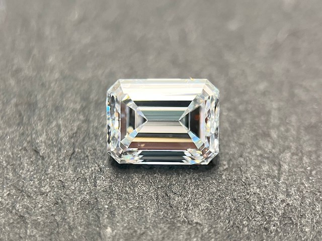 Diamant - 1.57 carat natuurlijke emerald geslepen diamant (gecertificeerd) - afbeelding 1 van  4