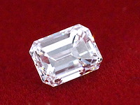 Diamant - 2.03 carat emerald geslepen diamant (gecertificeerd) - afbeelding 1 van  4