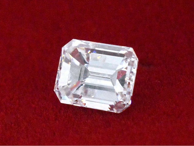 Diamant - 2.03 carat emerald geslepen diamant (gecertificeerd) - afbeelding 2 van  4