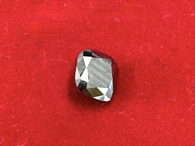 Diamant - 2.21 carat natuurlijke zwarte diamant in kussen vorm (gecertificeerd) - afbeelding 2 van  3