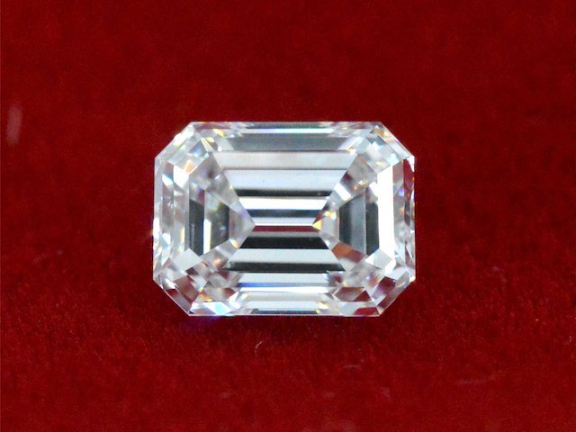 Diamant - 3.02 carat emerald geslepen diamant (gecertificeerd) - afbeelding 2 van  5