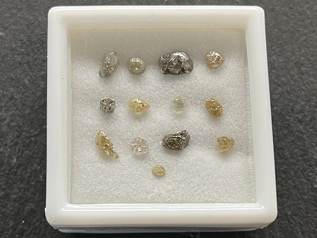 Diamant - 3.03 carat ruwe diamant - afbeelding 1 van  4