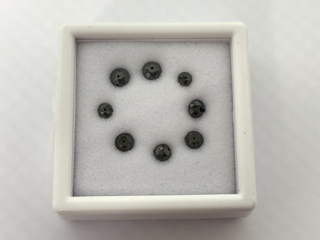 Diamant - 3.10 carat zwarte natuurlijke diamant (enhanced) - afbeelding 1 van  4