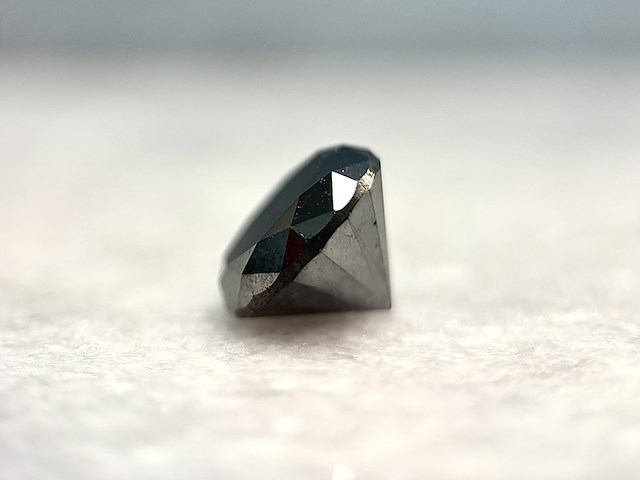 Diamant - 3.27 carat natuurlijke zwarte diamant - afbeelding 2 van  5