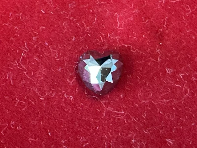 Diamant - 3.81 carat natuurlijke zwarte diamant in hart vorm (gecertificeerd) - afbeelding 3 van  7