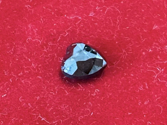 Diamant - 3.81 carat natuurlijke zwarte diamant in hart vorm (gecertificeerd) - afbeelding 4 van  7
