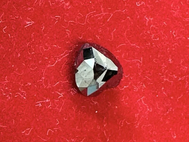 Diamant - 3.81 carat natuurlijke zwarte diamant in hart vorm (gecertificeerd) - afbeelding 5 van  7