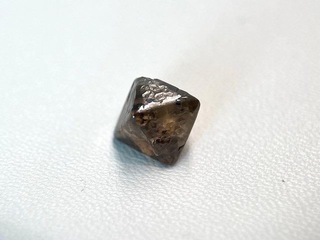 Diamant - 4.01 carat carat echte ruwe diamant - oktaeder vorm - afbeelding 1 van  5