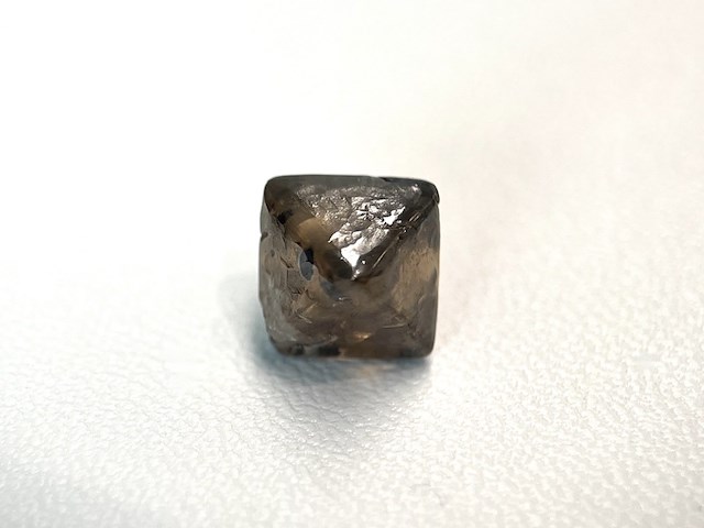 Diamant - 4.01 carat carat natuurlijke ruwe diamant - oktaeder vorm - afbeelding 3 van  3
