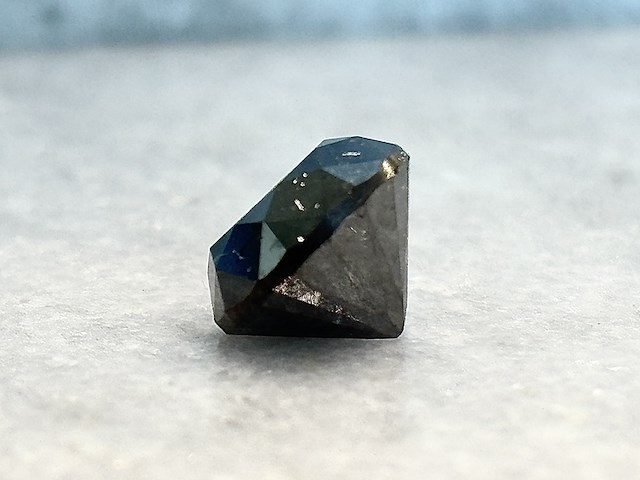 Diamant - 4.19 carat natuurlijke zwarte diamant - afbeelding 2 van  5