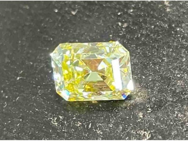 Diamant - 4.80 carat natuurlijke fancy colour diamant (gecertificeerd/investeringsobject) - afbeelding 4 van  6