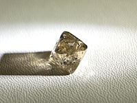 Diamant - 4.97 carat natuurlijke ruwe diamant - oktaeder vorm - afbeelding 1 van  5