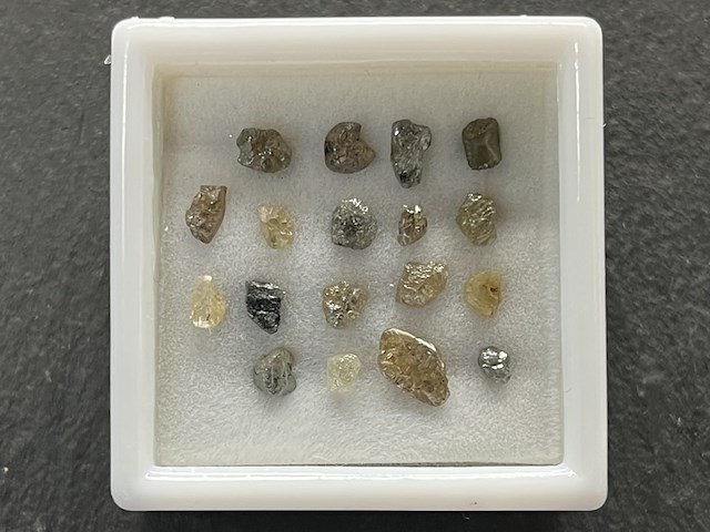 Diamant - 5.04 carat ruwe diamant - afbeelding 1 van  4