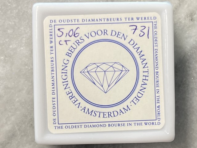 Diamant - 5.06 carat natuurlijke zwarte diamant (gecertificeerd) - afbeelding 2 van  4