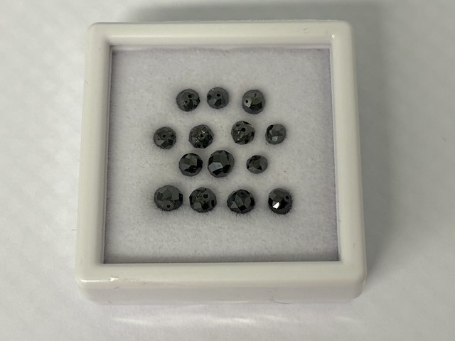 Diamant - 5.20 carat zwarte natuurlijke diamant - afbeelding 1 van  4
