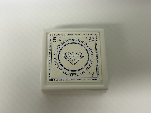Diamant - 5.20 carat zwarte natuurlijke diamant - afbeelding 2 van  4