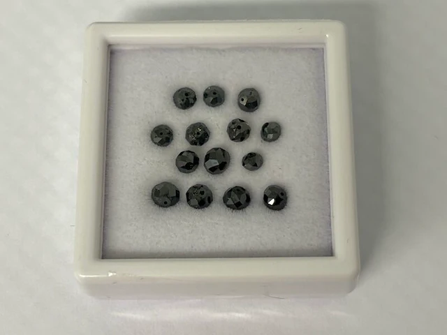 Diamant - 5.20 carat zwarte natuurlijke diamant - afbeelding 1 van  2