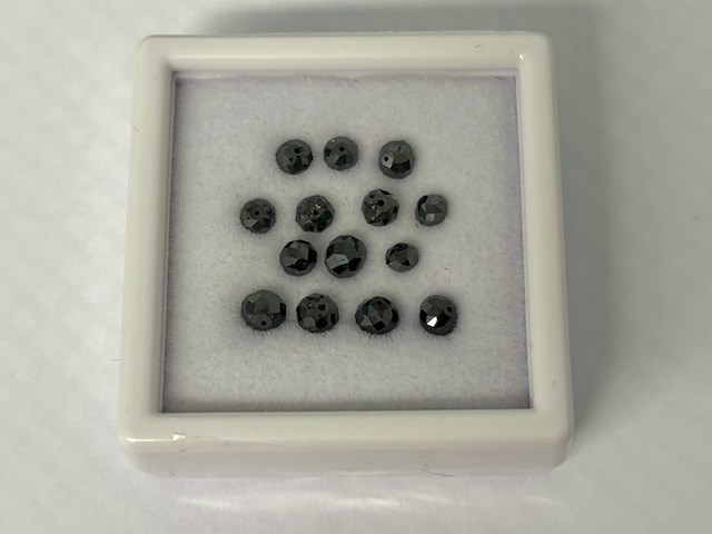 Diamant - 5.20 carat zwarte natuurlijke diamant - afbeelding 1 van  2
