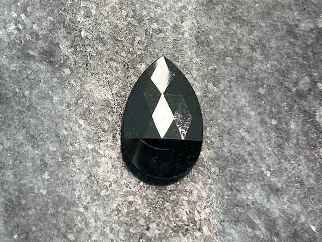 Diamant - 5.48 carat natuurlijke zwarte diamant - afbeelding 2 van  5