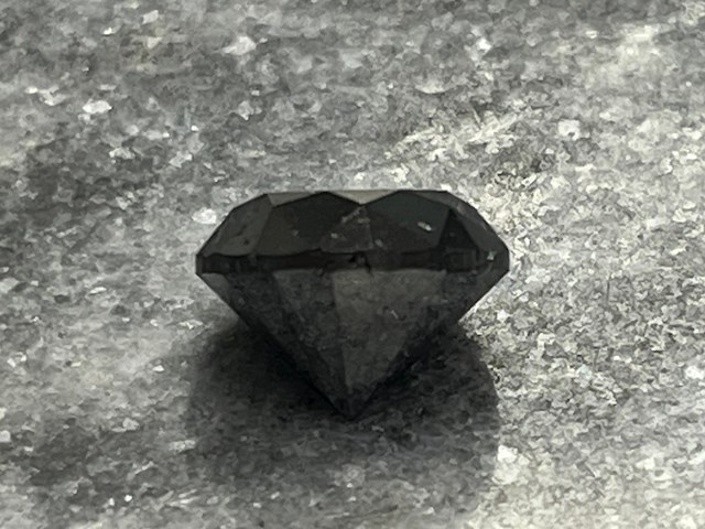 Diamant - 6.10 carat zwarte natuurlijke diamant - afbeelding 3 van  5