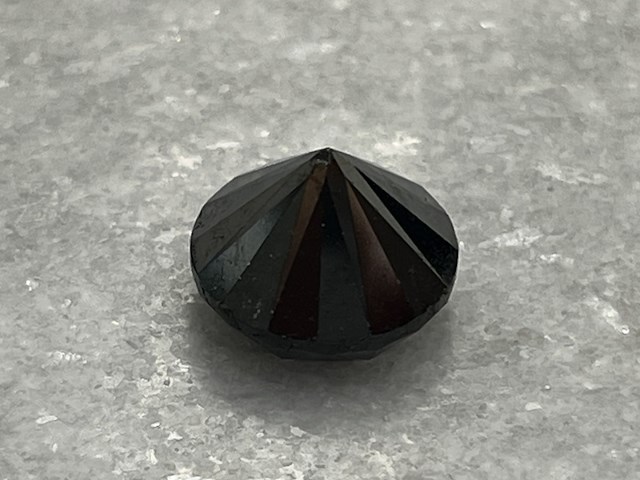 Diamant - 7.44 carat zwarte natuurlijke diamant - afbeelding 2 van  5