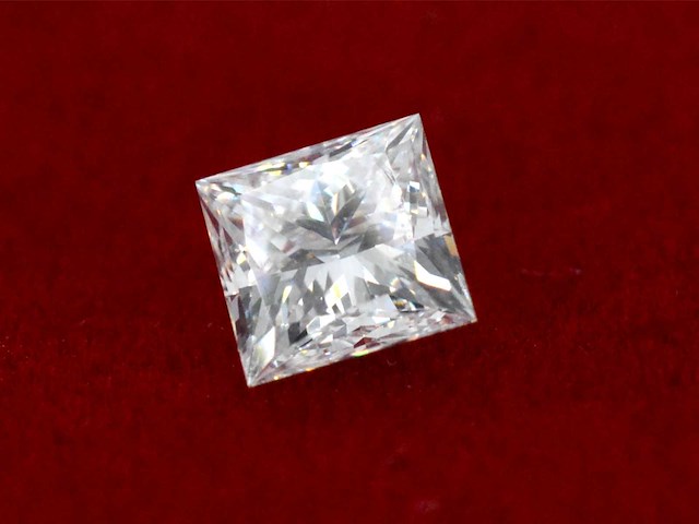 Diamant - circa 2.00 carat prinses geslepen diamant (gecertificeerd) - afbeelding 2 van  3