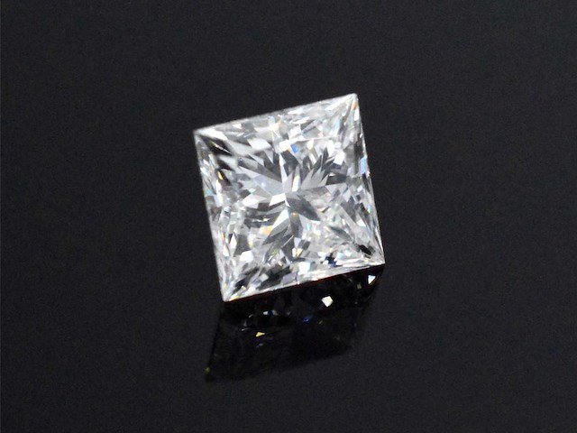 Diamant - circa 2.00 carat prinses geslepen diamant (gecertificeerd) - afbeelding 1 van  4