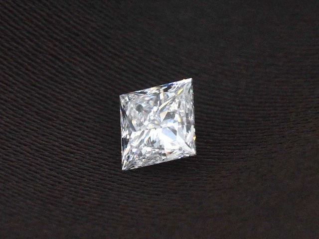 Diamant - circa 2.00 carat prinses geslepen diamant (gecertificeerd) - afbeelding 4 van  4