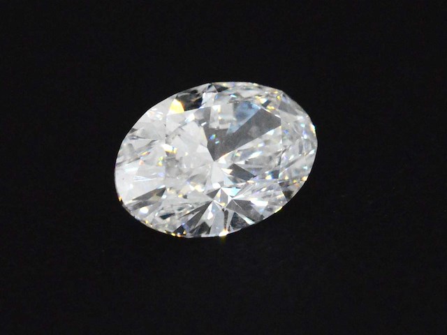 Diamant - circa 4.00 carat ovaal geslepen diamant (gecertificeerd) - afbeelding 1 van  3