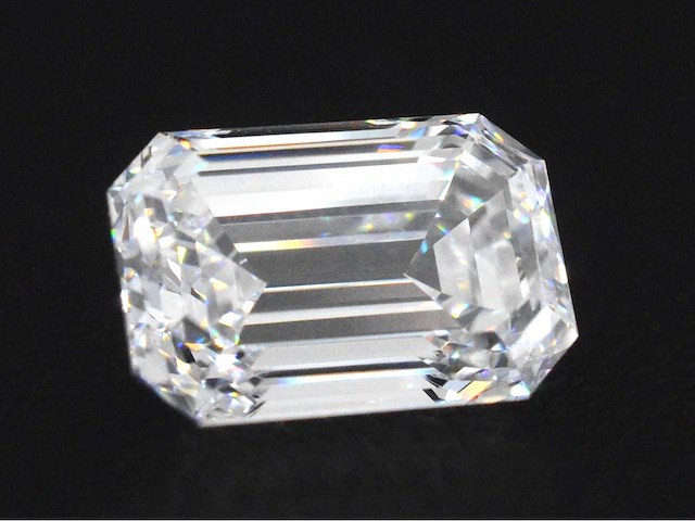 Diamant - circa 5.00 carat emerald geslepen diamant (gecertificeerd) - afbeelding 1 van  3