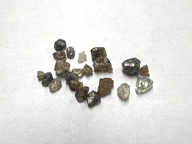 Diamant - ruwe diamanten van totaal 10.60 carat - afbeelding 2 van  4