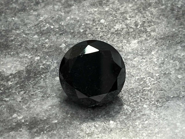 Diamant 11.35 carat zwarte natuurlijke diamant - afbeelding 1 van  4