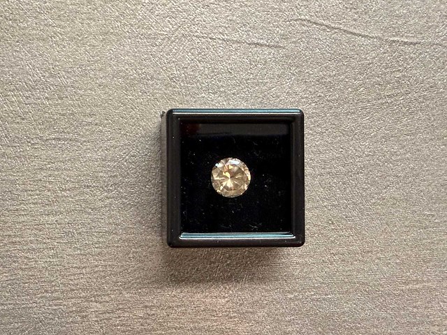 Diamant 2.01 carat natuurlijke diamant - afbeelding 1 van  3