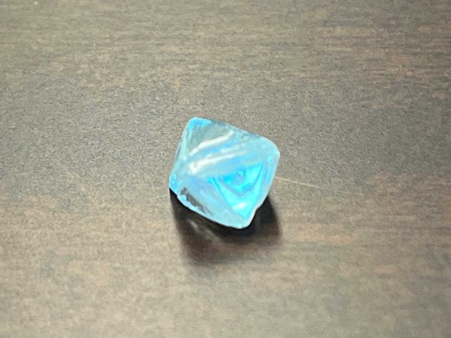 Diamant 2.12 carat ruwe diamant van top kwaliteit - afbeelding 1 van  5