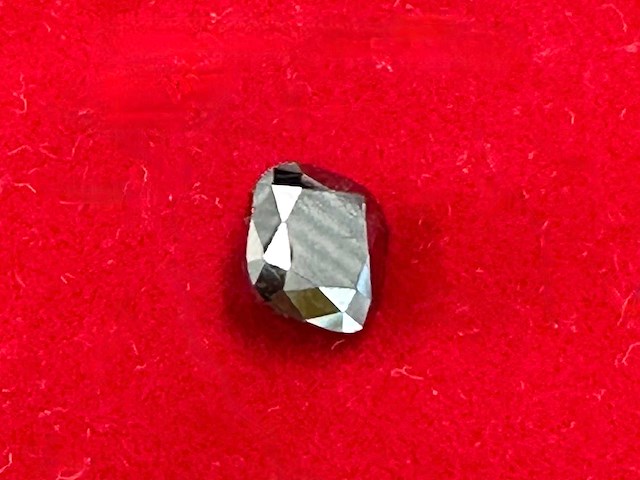 Diamant 2.21 carat echte natuurlijke zwarte diamant kussenvorm gecertificeerd - afbeelding 2 van  4