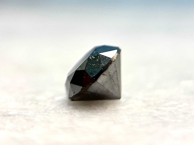Diamant 3.75 carat briljant geslepen zwarte diamant - afbeelding 2 van  4